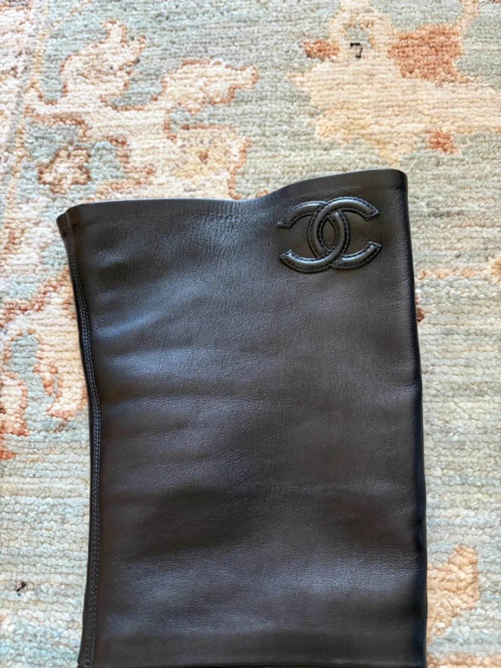 CHANEL Black Lambskin CC-Logo over the knee boots - Picture 2 of 5